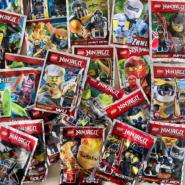 LEGO Ninjago 24 verschiedene Foilpacks, bunt gemischt, ideal für Adventskalender